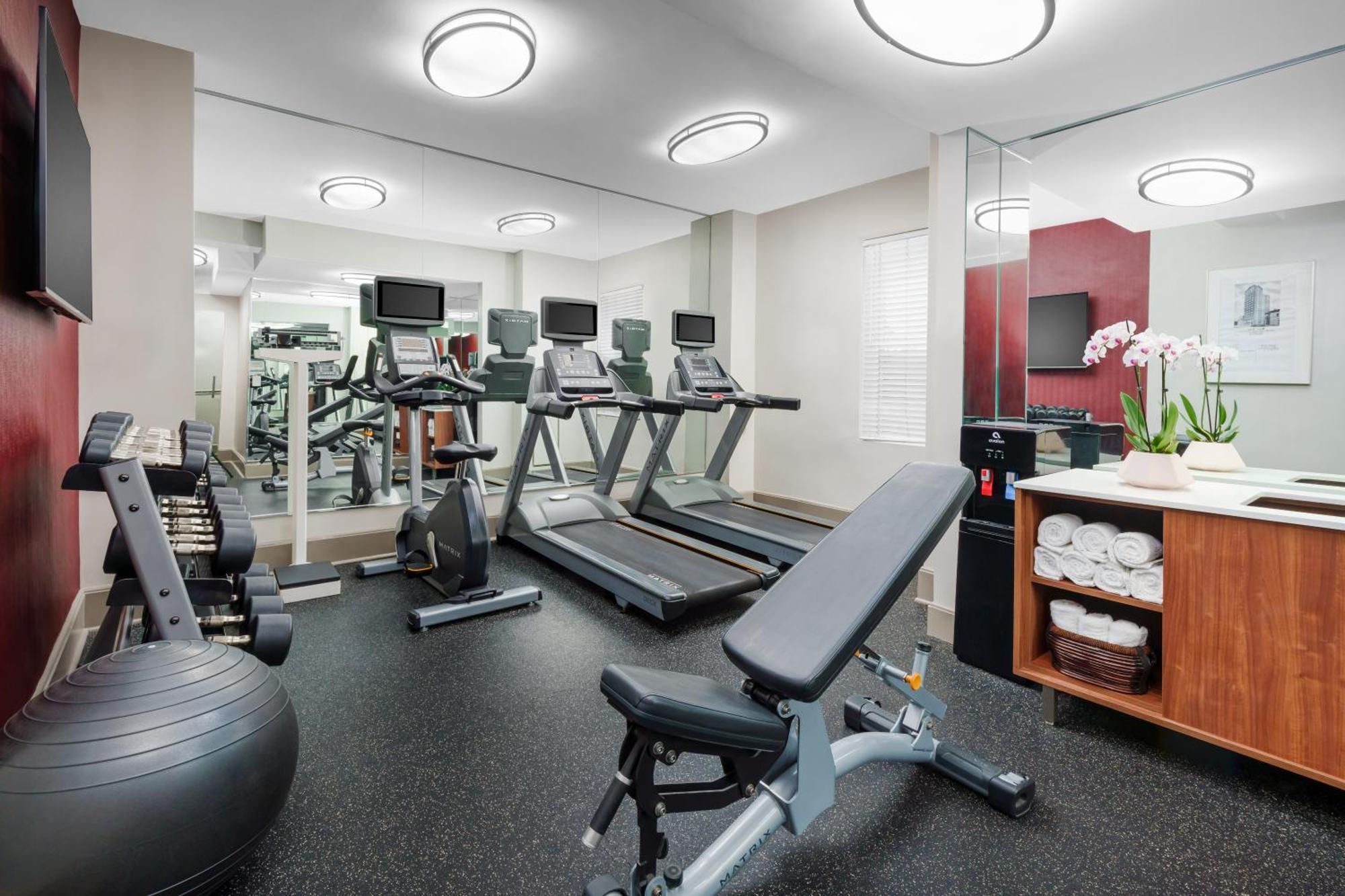 Holiday Inn Express Chicago - Magnificent Mile By Ihg Экстерьер фото