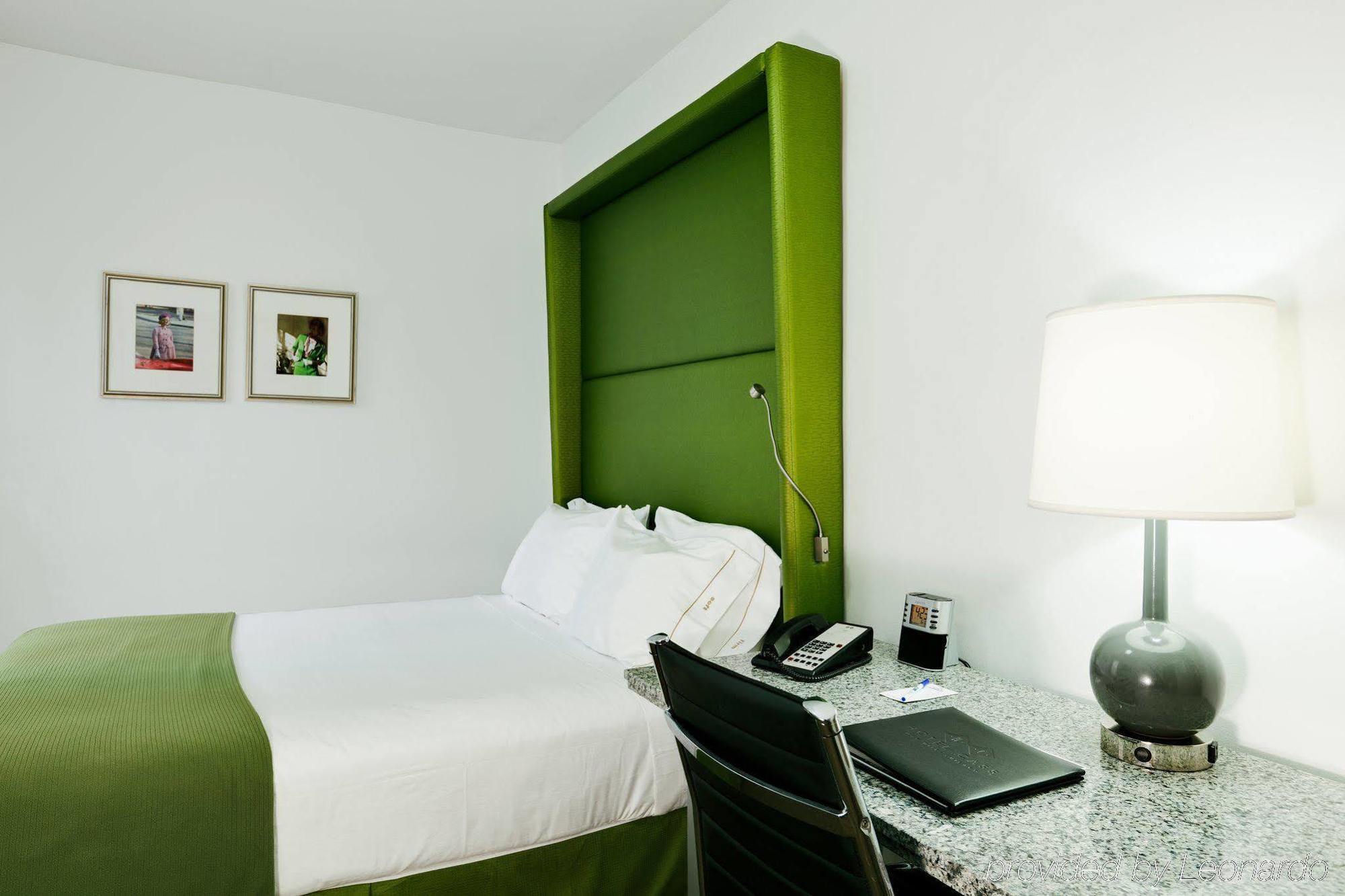 Holiday Inn Express Chicago - Magnificent Mile By Ihg Экстерьер фото