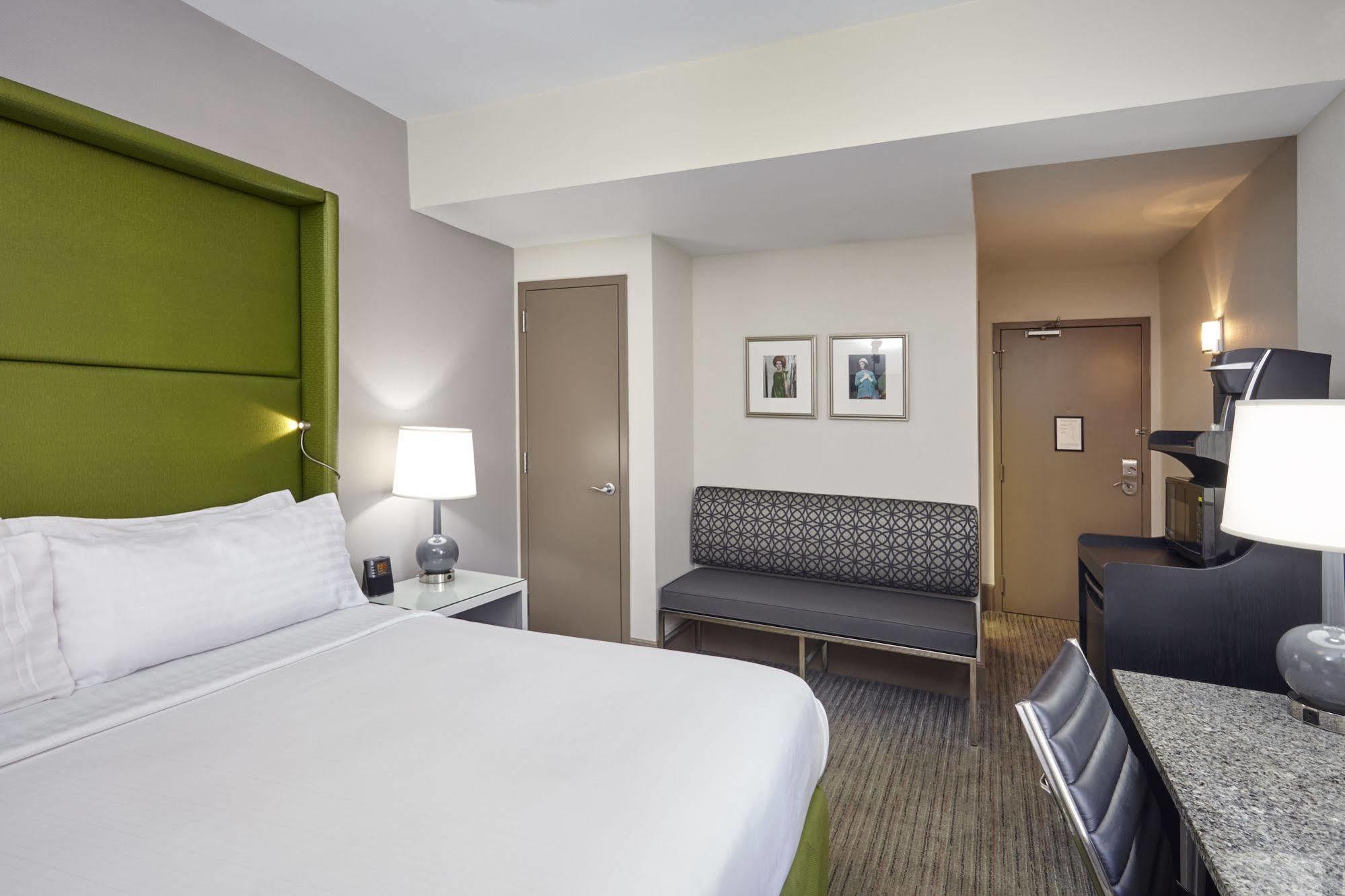 Holiday Inn Express Chicago - Magnificent Mile By Ihg Экстерьер фото