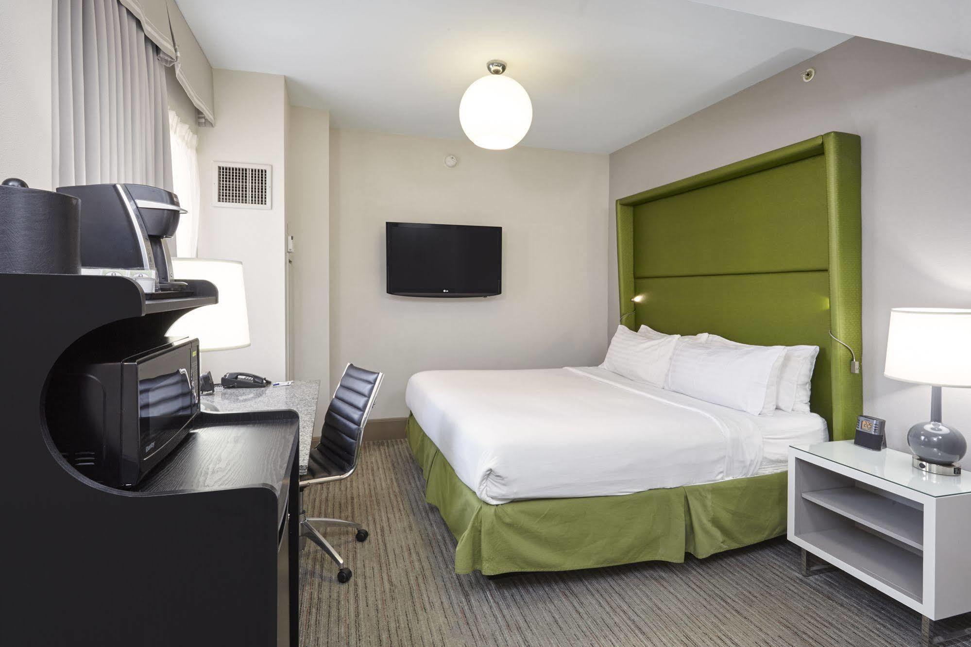 Holiday Inn Express Chicago - Magnificent Mile By Ihg Экстерьер фото